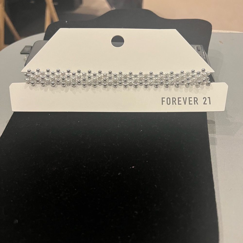 Forever 21 Silver Rhinestone Floral Choker Necklace | Sparkly | NWT - Picture 2 of 5